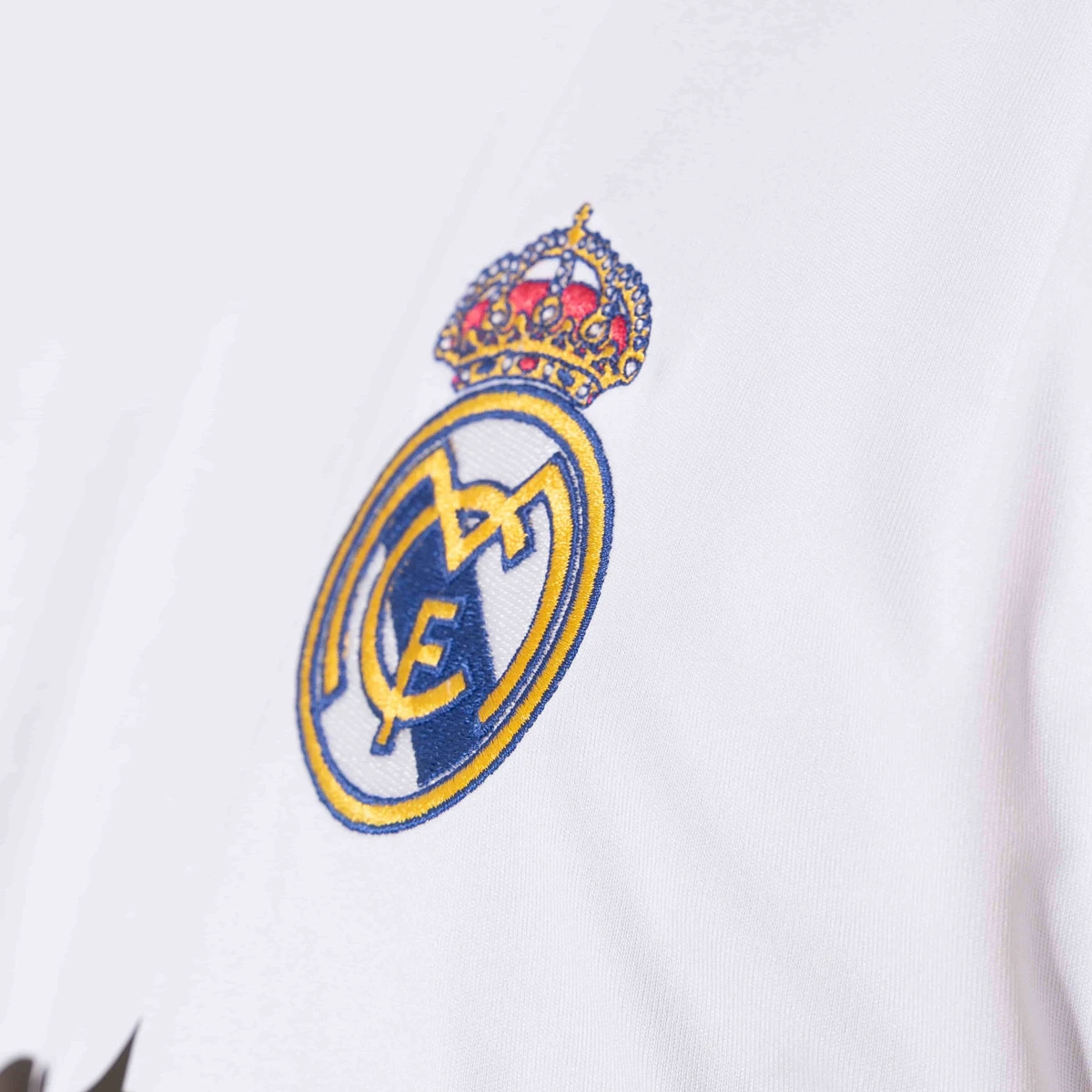 REAL MADRID HOME JERSEY 25/26 – Image 6