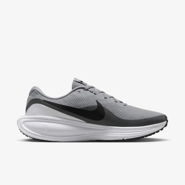 NIKE REVOLUTION 8
